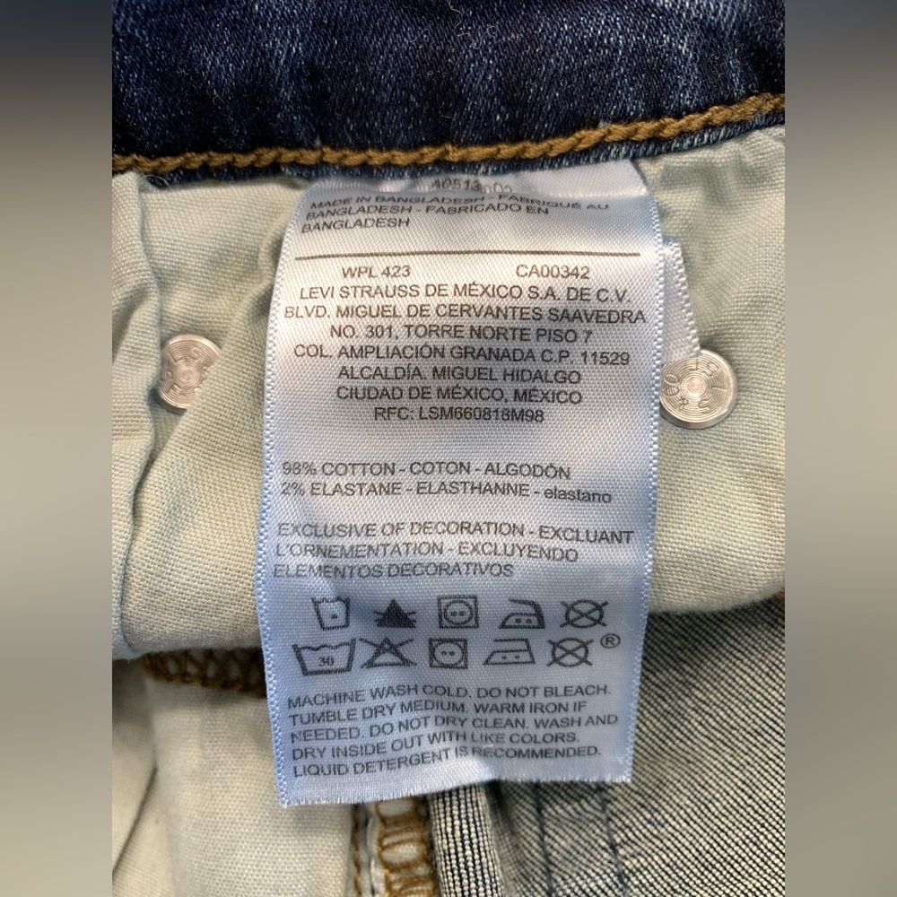 LEVI’S Signature Jean Shorts - Picture 5 of 7
